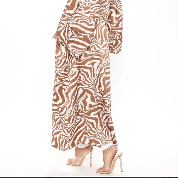 Zebra print Elegant Taupe,brown,white Kimono, Large - Picture 5 of 9